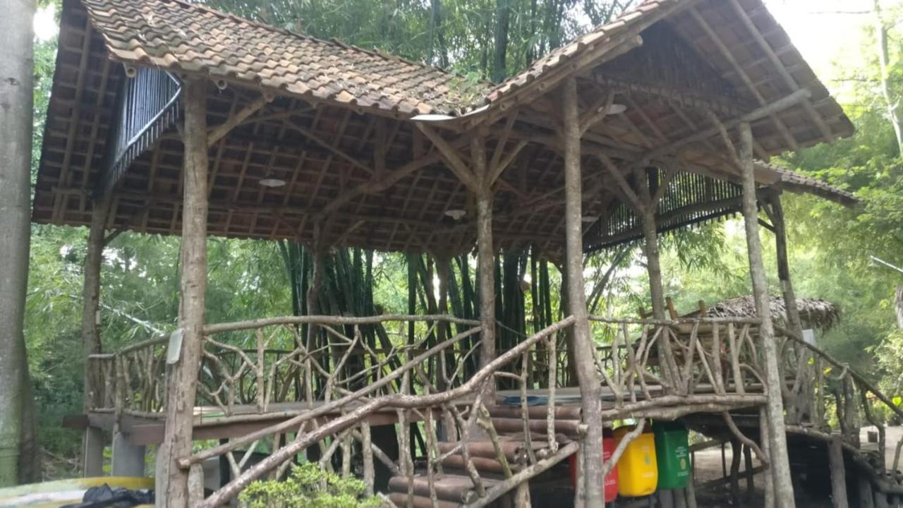 Gerbang Banyu Langit Cottage Bantul Exterior foto