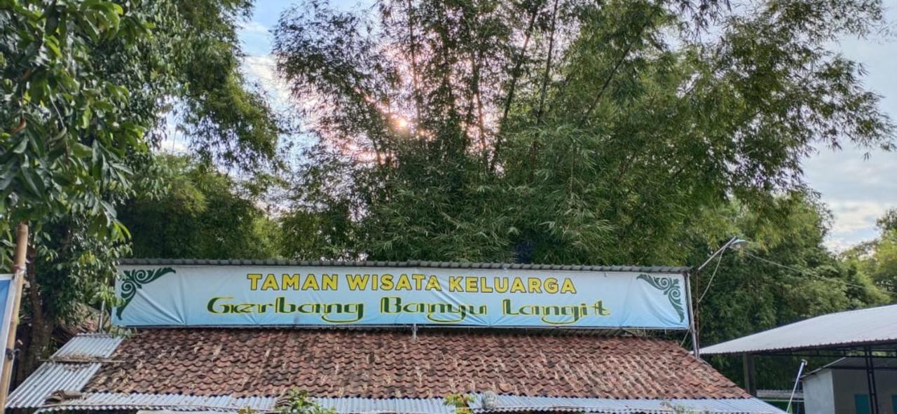 Gerbang Banyu Langit Cottage Bantul Exterior foto